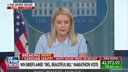 Karoline Leavitt calls out Mamdani during briefing: 'A communist'